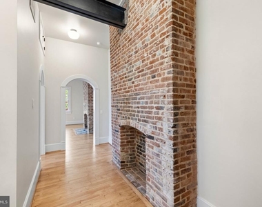 901 Caroline Street - Photo Thumbnail 10