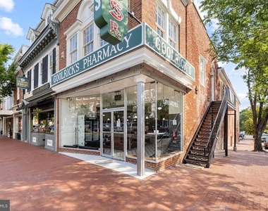 901 Caroline Street - Photo Thumbnail 1