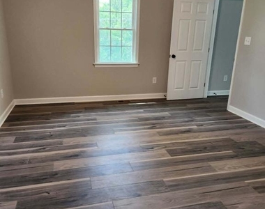 11501 Homeland Road - Photo Thumbnail 8
