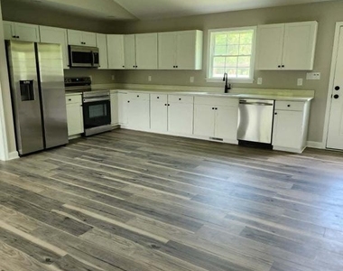 11501 Homeland Road - Photo Thumbnail 4