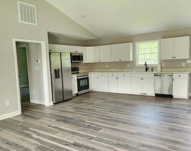 11501 Homeland Road - Photo Thumbnail 3
