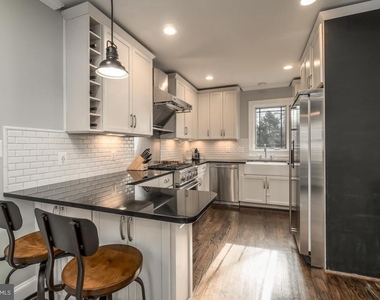 3017 King Street - Photo Thumbnail 5