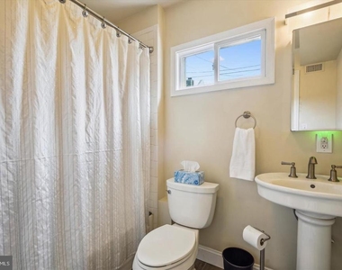 908 Pendleton Street - Photo Thumbnail 11