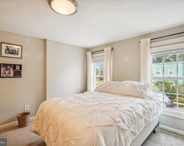 908 Pendleton Street - Photo Thumbnail 15