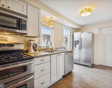 908 Pendleton Street - Photo Thumbnail 7