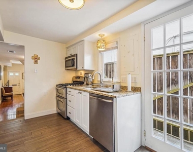 908 Pendleton Street - Photo Thumbnail 8