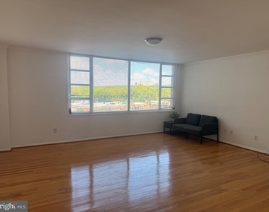 4600 Duke Street - Photo Thumbnail 3