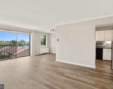 4241 Columbia Pike - Photo Thumbnail 18