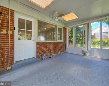 5921 Arlington Boulevard - Photo Thumbnail 11