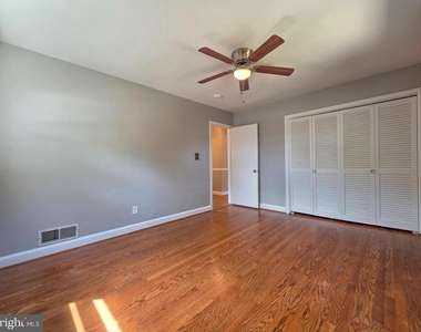 5921 Arlington Boulevard - Photo Thumbnail 15