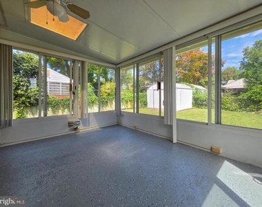 5921 Arlington Boulevard - Photo Thumbnail 10