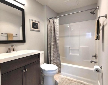 901 N Monroe Street - Photo Thumbnail 17