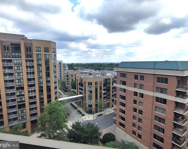 901 N Monroe Street - Photo Thumbnail 14