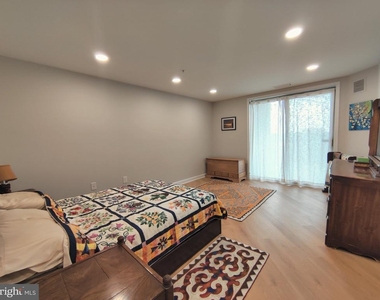 901 N Monroe Street - Photo Thumbnail 6