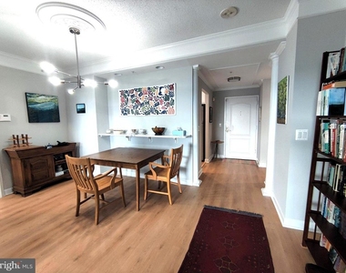 901 N Monroe Street - Photo Thumbnail 1