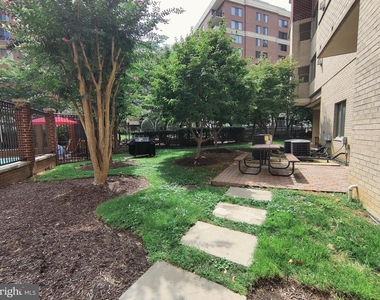 901 N Monroe Street - Photo Thumbnail 24