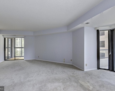 1600 N Oak Street - Photo Thumbnail 4