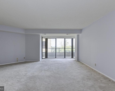 1600 N Oak Street - Photo Thumbnail 2
