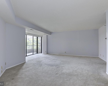 1600 N Oak Street - Photo Thumbnail 5