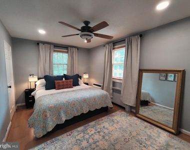 103 N George Mason Drive - Photo Thumbnail 15