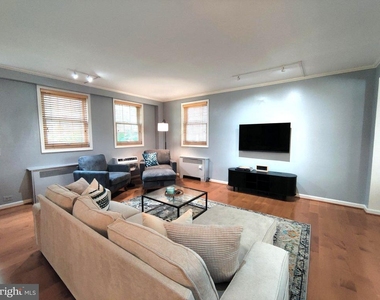 103 N George Mason Drive - Photo Thumbnail 1