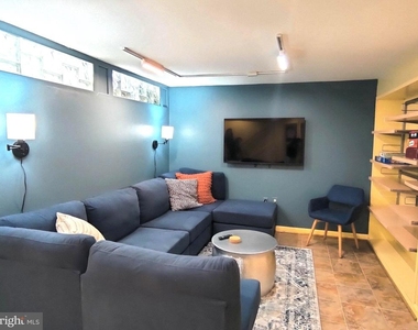 103 N George Mason Drive - Photo Thumbnail 8