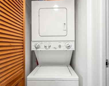 301 Race Street - Photo Thumbnail 12