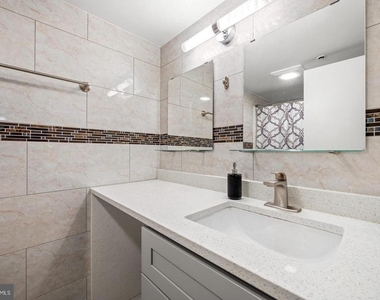 301 Race Street - Photo Thumbnail 10