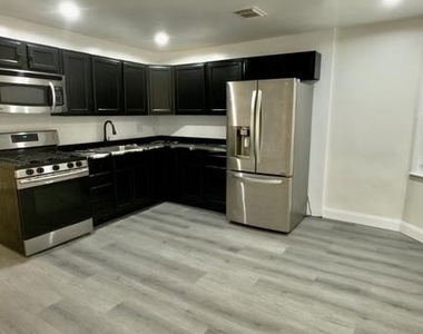 2007 N Front Street - Photo Thumbnail 3
