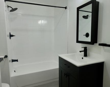 2007 N Front Street - Photo Thumbnail 6