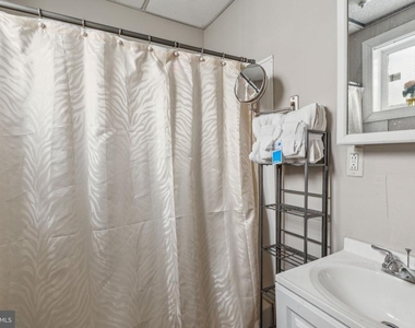 2203 Ellsworth Street - Photo Thumbnail 6