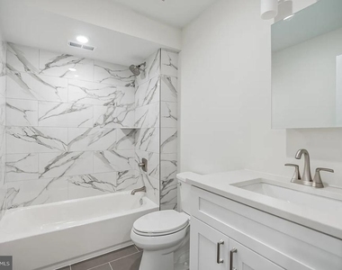 4628 Wayne Avenue - Photo Thumbnail 5
