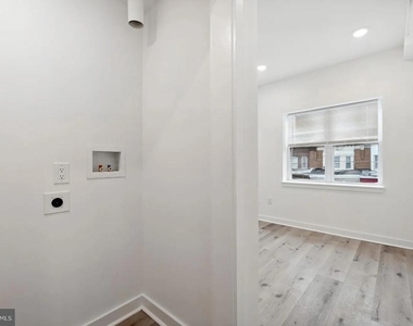 3458 Frankford Avenue - Photo Thumbnail 4