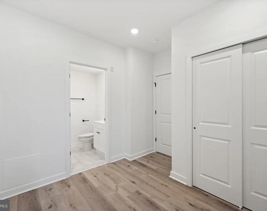 3458 Frankford Avenue - Photo Thumbnail 9
