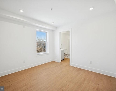 3413 N 19th Street - Photo Thumbnail 4