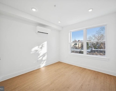 3413 N 19th Street - Photo Thumbnail 2