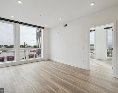 2636 E York St - Photo Thumbnail 7