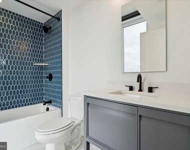 2636 E York St - Photo Thumbnail 14