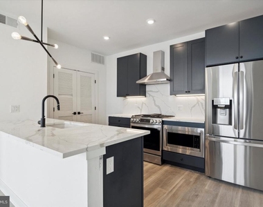 2636 E York St - Photo Thumbnail 15