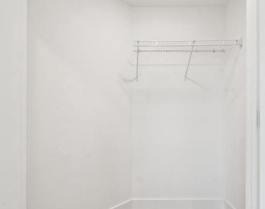 2000 Dreer Street - Photo Thumbnail 14