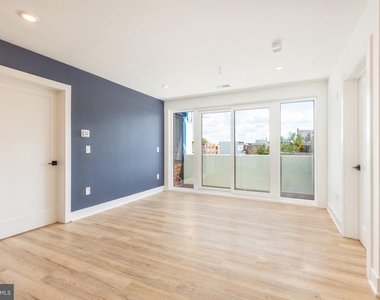 629 W Girard Avenue - Photo Thumbnail 16
