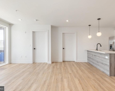 629 W Girard Avenue - Photo Thumbnail 18