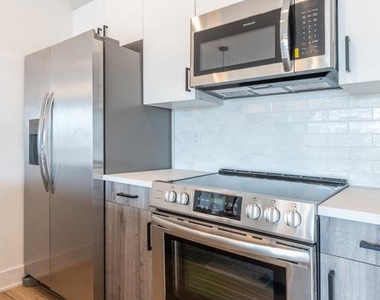 629 W Girard Avenue - Photo Thumbnail 13