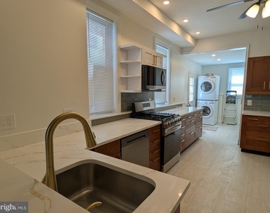 2560 E Lehigh Avenue - Photo Thumbnail 8
