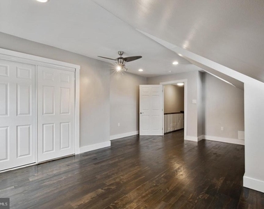 5445 Ridge Avenue - Photo Thumbnail 15