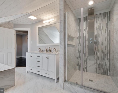 5445 Ridge Avenue - Photo Thumbnail 21