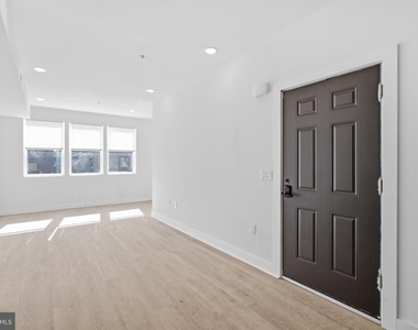 2330 N 16th Street - Photo Thumbnail 1