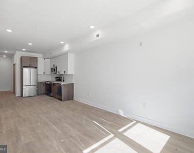 2330 N 16th Street - Photo Thumbnail 4