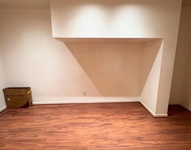 1324 Locust Street - Photo Thumbnail 28