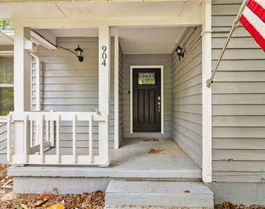 904 Dandridge Drive - Photo Thumbnail 3